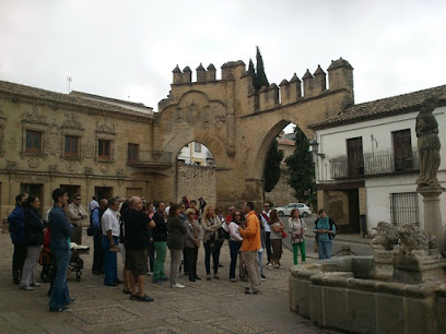 PÓPULO SERVICIOS TURÍSTICOS - Visitas guiadas Úbeda y Baeza - Opiniones y Contacto